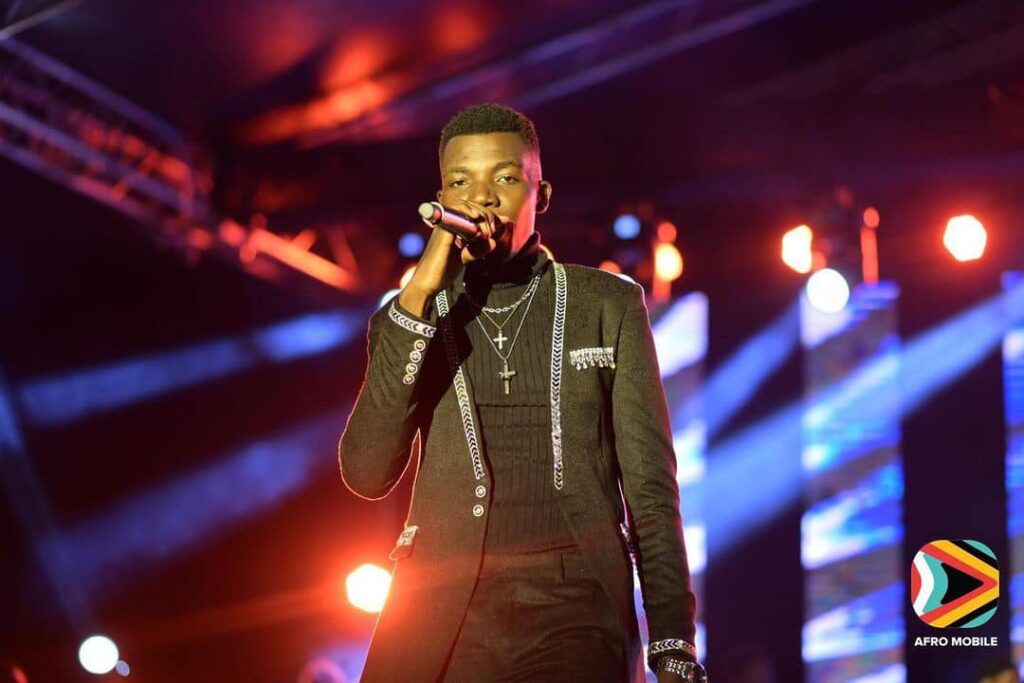Titus Kuteesa criticizes the double standards of some leaders and artists who claim "darkness doesn't match light" but are quick to accept money from him.
