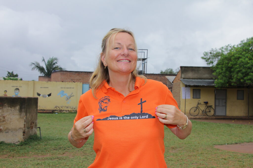 Missionary Sabine shared a powerful metaphor about a person who lost their boat in a storm and had to pay a high price to regain it. She drew parallels to how Jesus had to go to the cross to save humanity. Her sermon inspired many to be born again in Jesus' name. Missionary Sabine shared a powerful metaphor about a person who lost their boat in a storm and had to pay a high price to regain it. She drew parallels to how Jesus had to go to the cross to save humanity. Her sermon inspired many to be born again in Jesus' name.